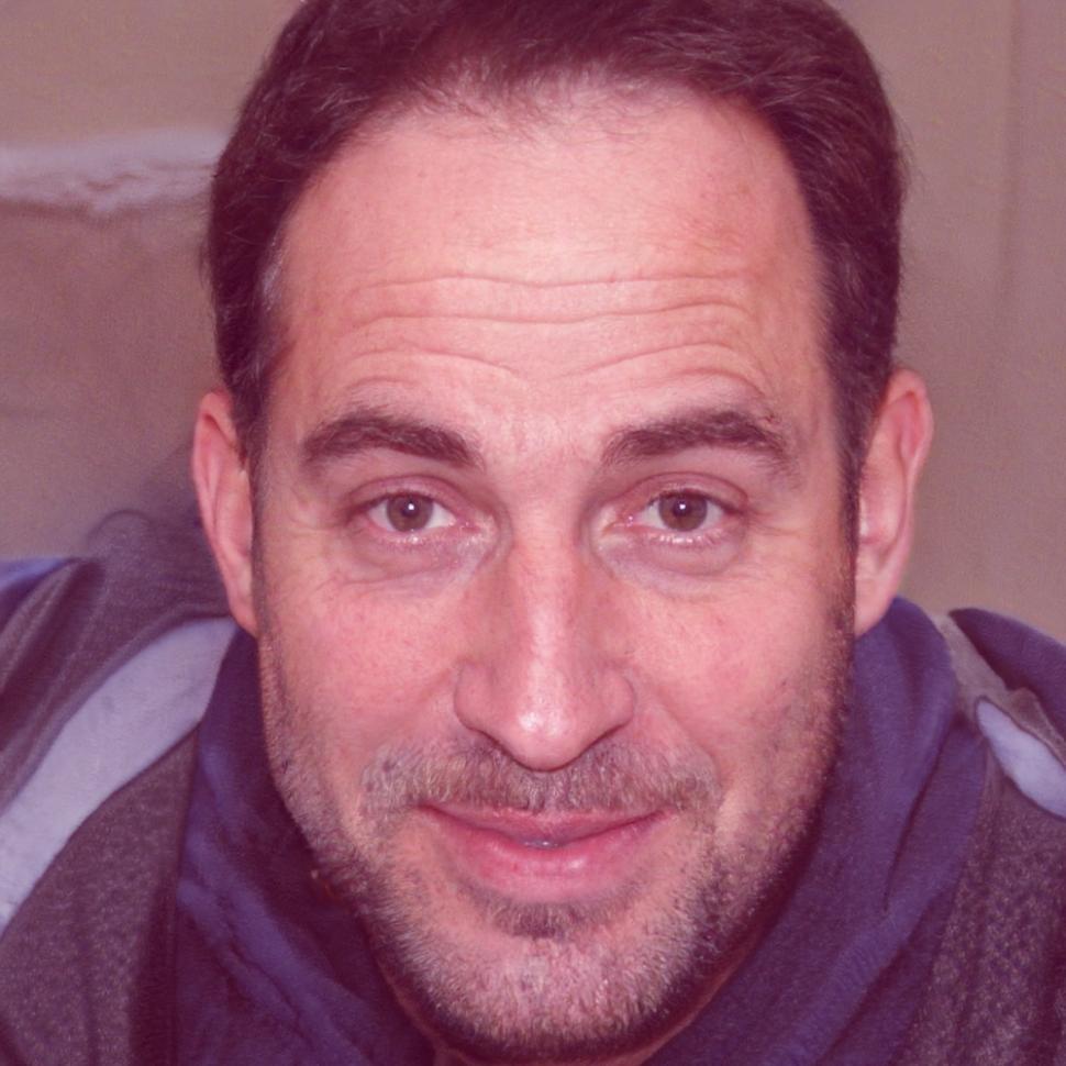 Fortgeschrittener Teilnehmer bei der Datenanalyse